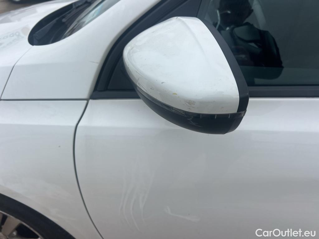  Peugeot  308 PEUGEOT  5p 2G berlina con portón 5p Active 1.6 BlueHDi 73KW (100CV) #40