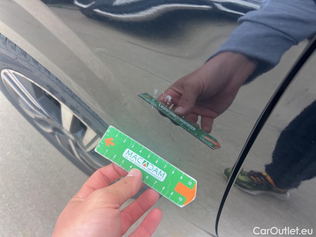  Peugeot  208 PEUGEOT  / 2019 / 5P / berlina con portón BlueHDi 73kW (100CV) Allure Pack #4