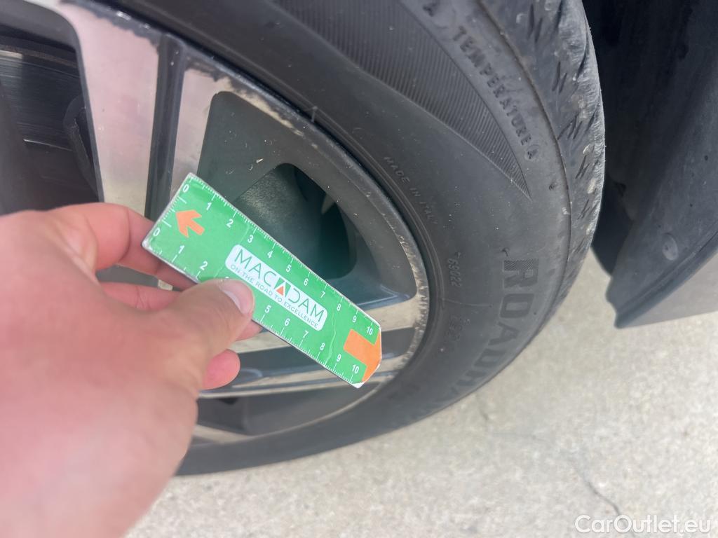  Peugeot  208 PEUGEOT  / 2019 / 5P / berlina con portón BlueHDi 73kW (100CV) Allure Pack #11