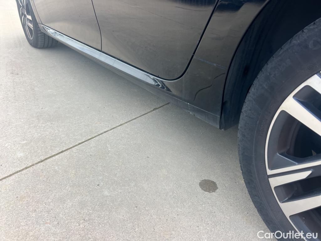  Peugeot  208 PEUGEOT  / 2019 / 5P / berlina con portón BlueHDi 73kW (100CV) Allure Pack #18