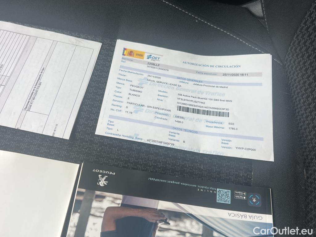  Peugeot  308 PEUGEOT  / 2017 / 5P / berlina con portón 5P Active Pack BlueHDi 100 S&S #1