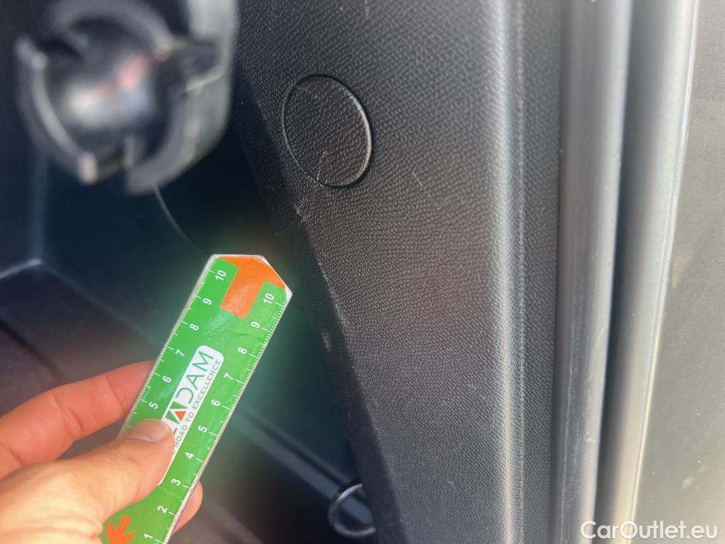  Peugeot  3008 PEUGEOT  / 2016 / 5P / todoterreno 1.5L BlueHDi 96kW (130CV) S&S Active (AC2) #23