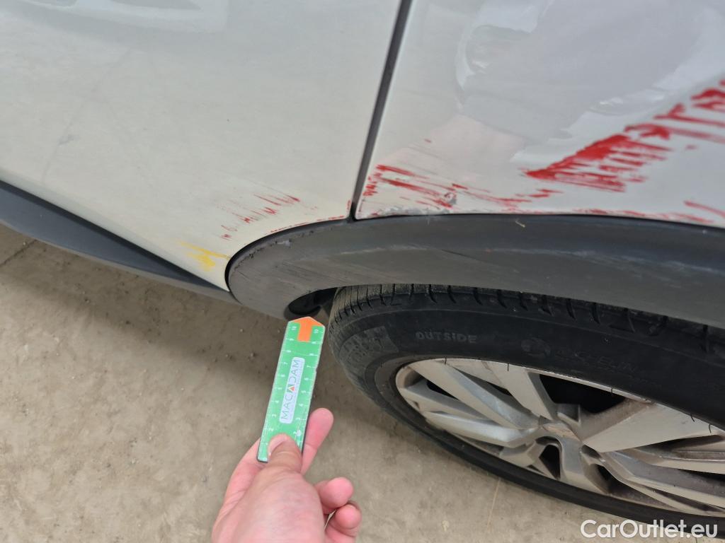  Peugeot  5008 PEUGEOT  / 2020 / 5P / todoterreno 1.2 PureTech 96KW S&S Active Pack EAT8 #26