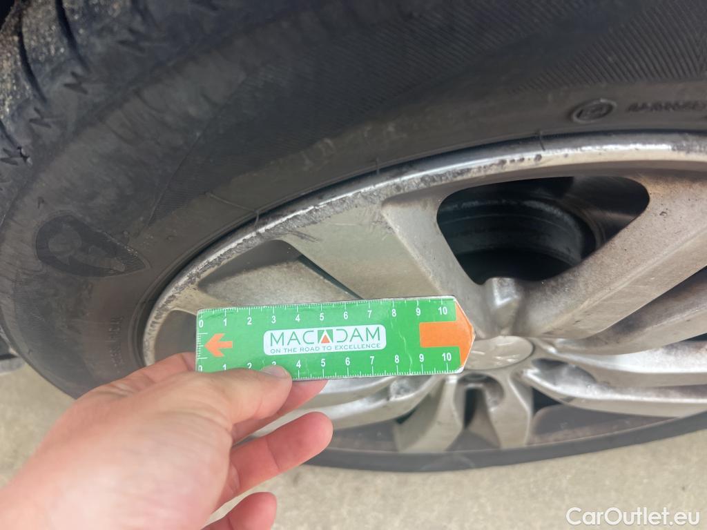  Peugeot  308 PEUGEOT  5p 2G berlina con portón 5p Active 1.6 BlueHDi 73KW (100CV) #17