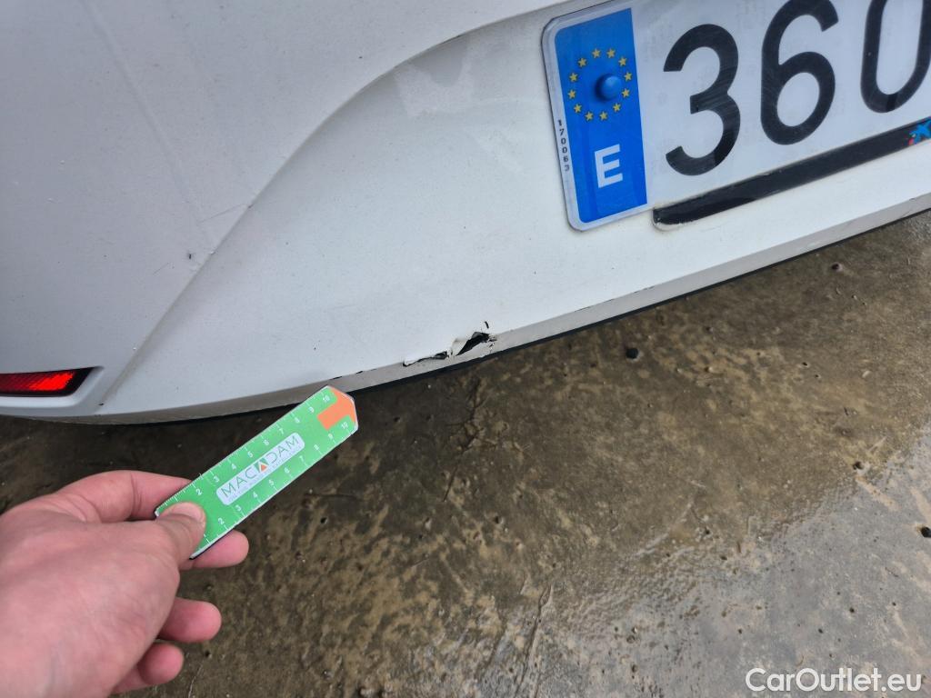  Land Rover  Discovery SEAT Nuevo León / 2020 / 5P / berlina con portón 2.0 TDI 85kW S&S Style Go (AC3) #25