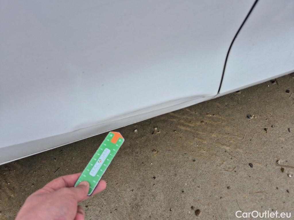  Land Rover  Discovery SEAT Nuevo León / 2020 / 5P / berlina con portón 2.0 TDI 85kW S&S Style Go (AC3) #4