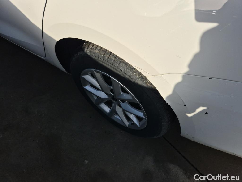  Seat  Leon SEAT Nuevo León / 2020 / 5P / familiar SP 2.0 TDI 85kW Style Go(SP) #35