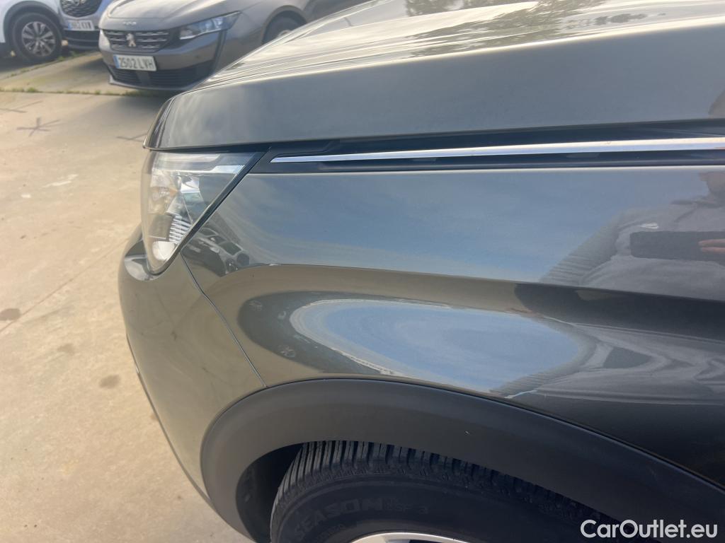  Peugeot  3008 PEUGEOT  / 2016 / 5P / todoterreno 1.5L BlueHDi 96kW (130CV) S&S Active (AC2) #24