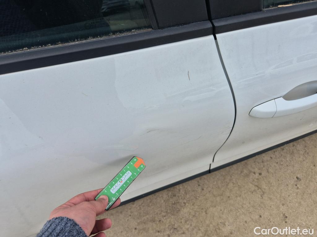  Renault  Clio RENAULT  / 2019 / 5P / berlina con portón Business TCe 67 kW (90CV) #19