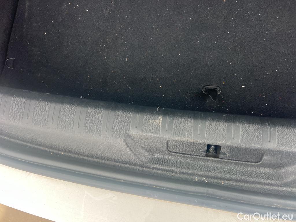  Peugeot  308 PEUGEOT  5p 2G berlina con portón 5p Active 1.6 BlueHDi 73KW (100CV) #24