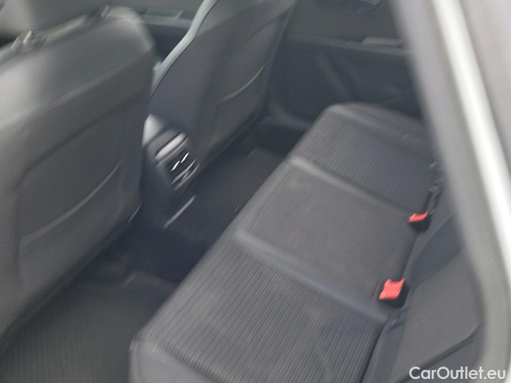  Seat  Leon SEAT León / 2016 / 5P / berlina con portón 2.0 TDI 110kW DSG-7 S&S Xcellence Ed Pl #26