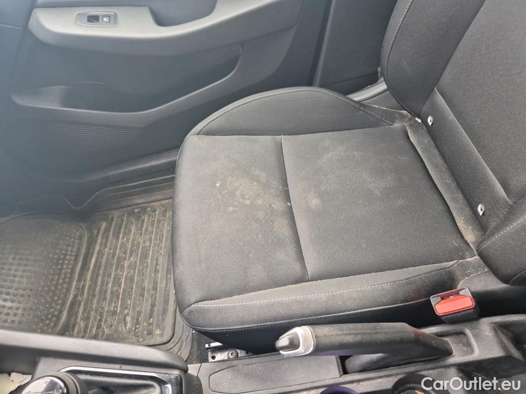  Renault  Clio RENAULT  / 2019 / 5P / berlina con portón Business TCe 67 kW (90CV) #23