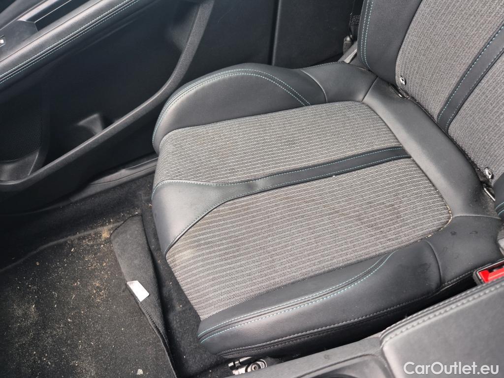  Peugeot  3008 PEUGEOT  / 2020 / 5P / todoterreno 1.5 BlueHDi 96kW (130CV) S&S Allure EAT8 #16