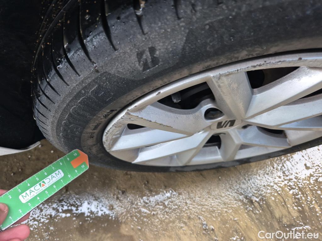  Land Rover  Discovery SEAT Nuevo León / 2020 / 5P / berlina con portón 2.0 TDI 85kW S&S Style Go (AC3) #30