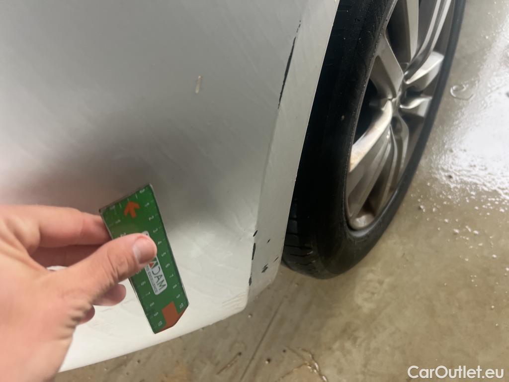  Peugeot  308 PEUGEOT  / 2017 / 5P / berlina con portón 5P Active Pack BlueHDi 100 S&S #6