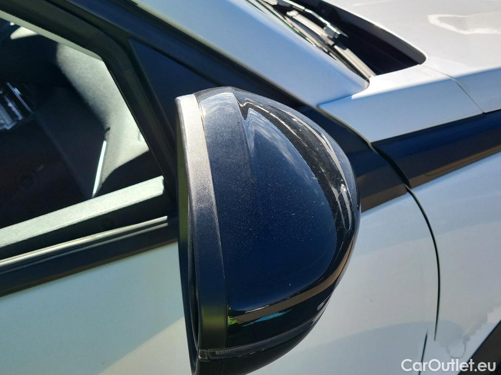  Peugeot  2008 PEUGEOT  / 2019 / 5P / todoterreno Active Pack BlueHDI 81kW (110CV) #16