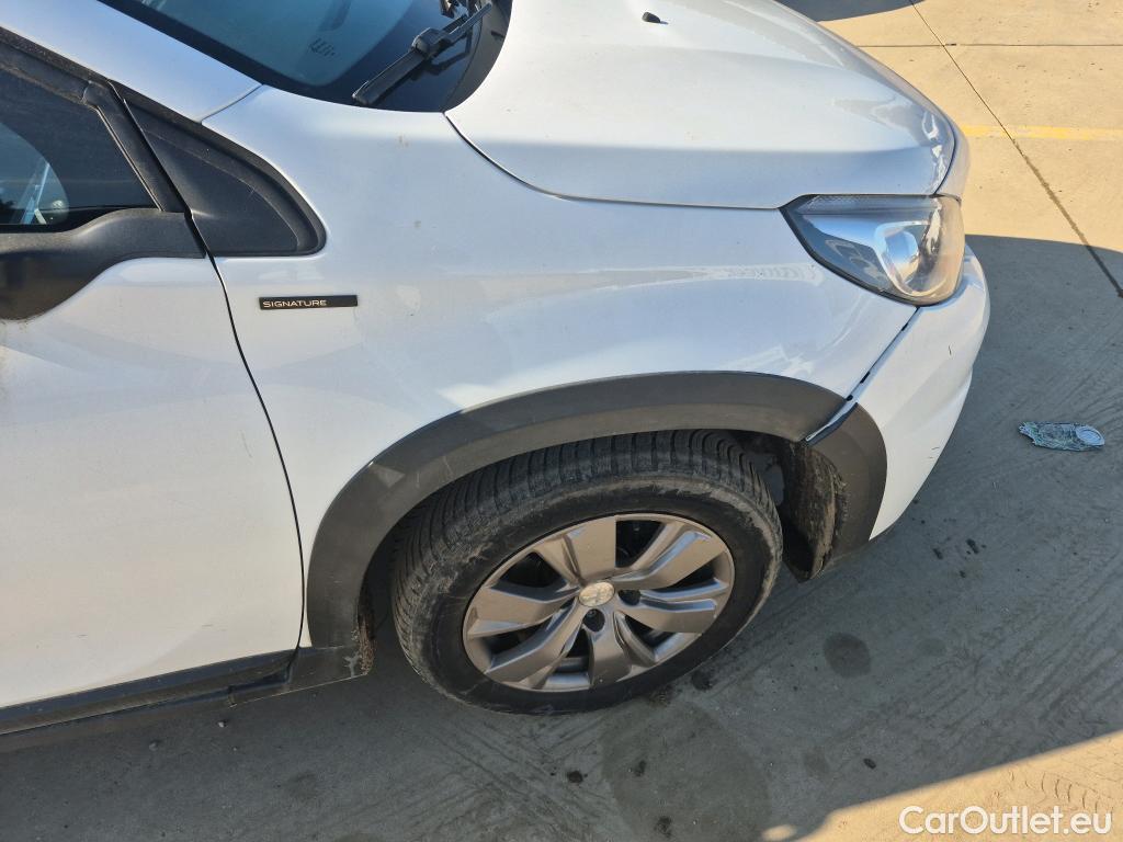  Peugeot  2008 PEUGEOT  / 2016 / 5P / todoterreno Signature BlueHDi 100 S&S 5 Vel. MAN #44