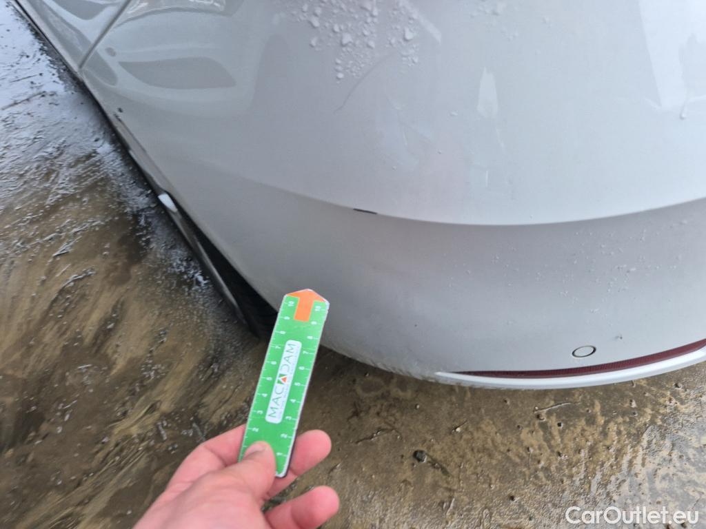  Land Rover  Discovery SEAT Nuevo León / 2020 / 5P / berlina con portón 2.0 TDI 85kW S&S Style Go (AC3) #24