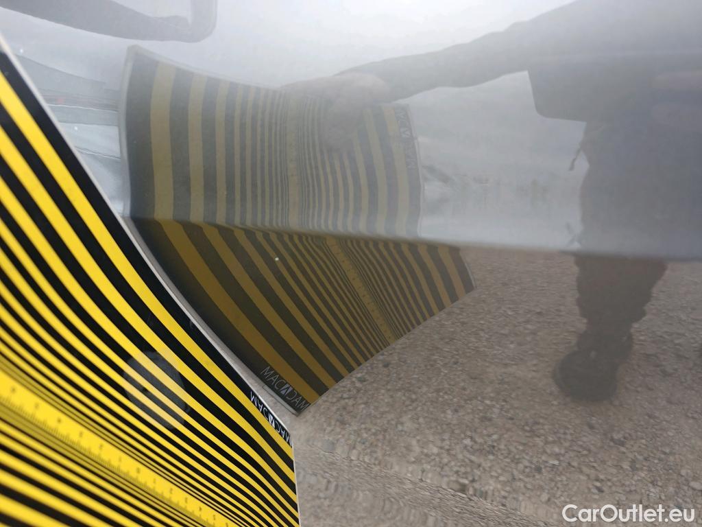  Bmw  Serie 1 BMW  / 2019 / 5P / berlina con portón 118i #25