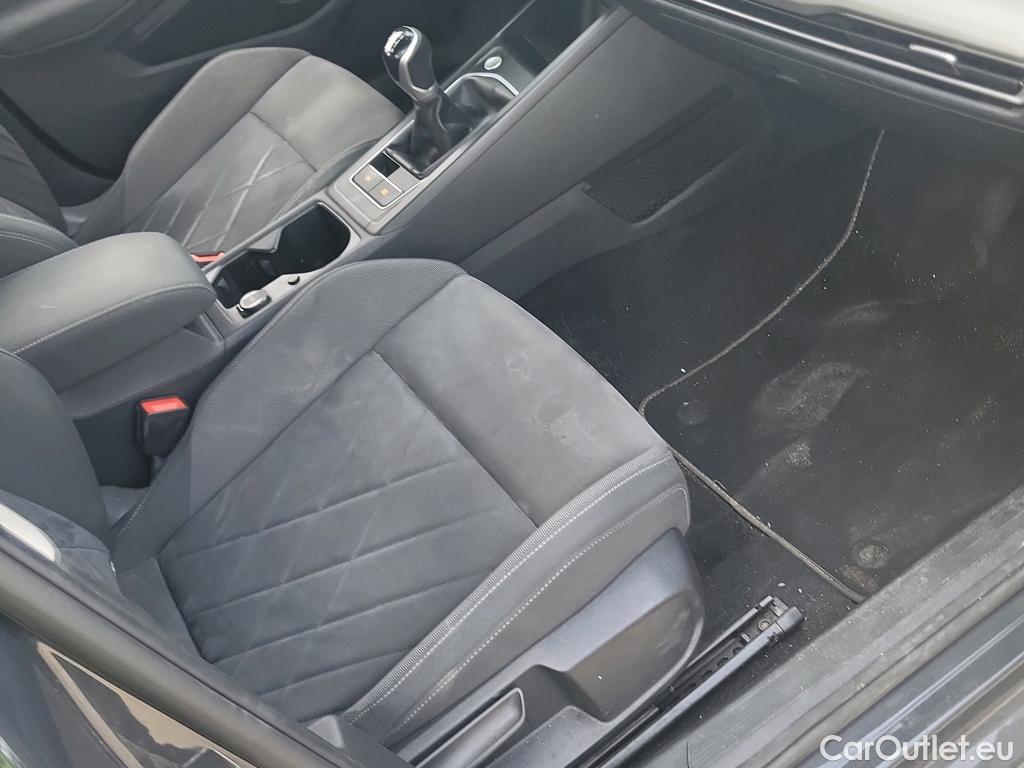  Volkswagen  Golf  VOLKSWAGEN / 2020 / 5P / berlina con portón Life 1.0 TSI 81kW (110CV) #17