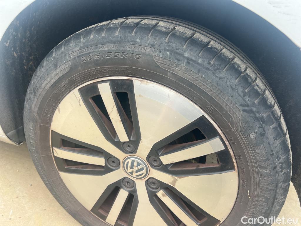  Volkswagen  Golf  VOLKSWAGEN / 2016 / 5P / berlina con portón e-ePower 110 kW (136CV) #6