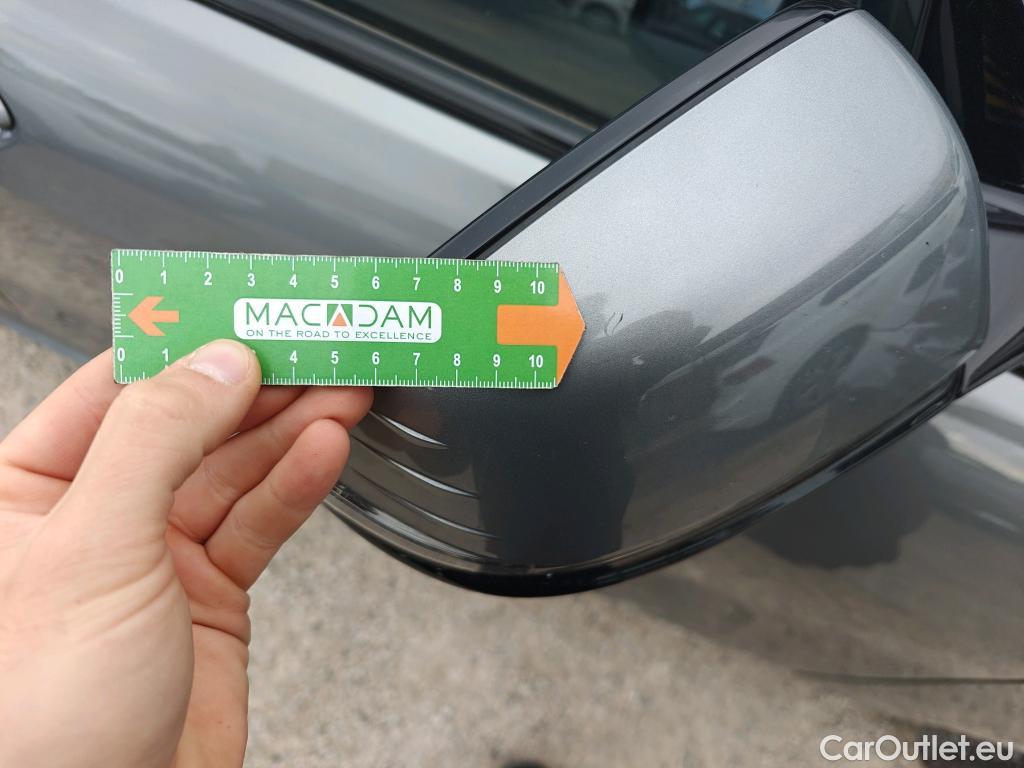  Bmw  Serie 1 BMW  / 2019 / 5P / berlina con portón 118i #36