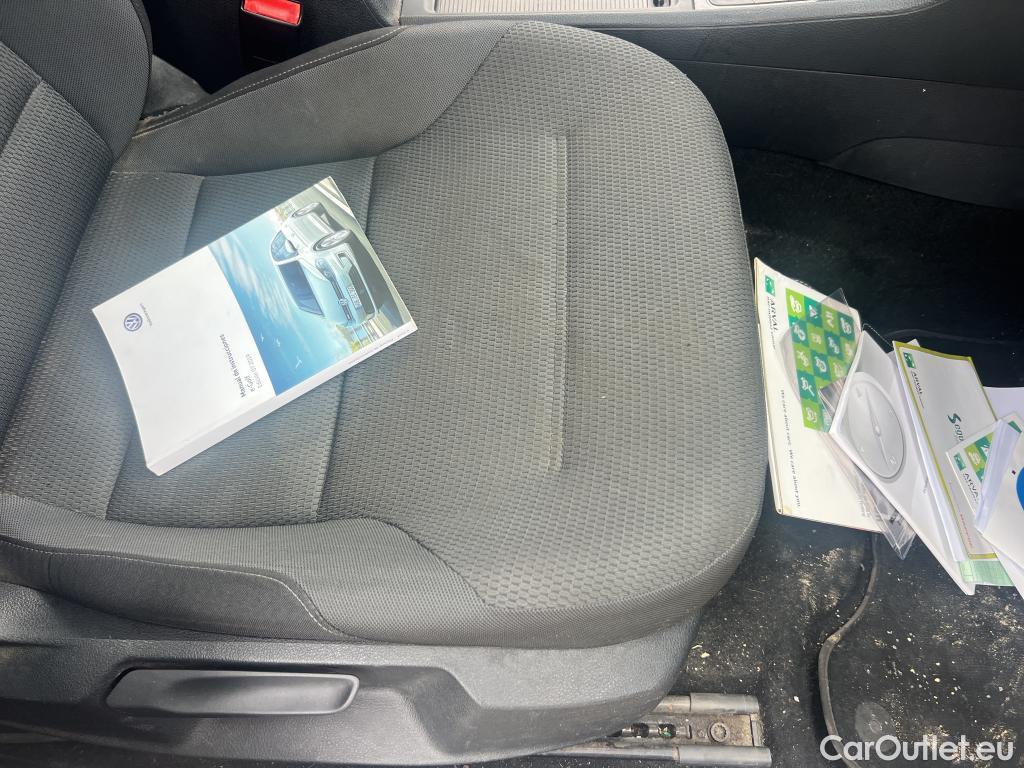  Volkswagen  Golf  VOLKSWAGEN / 2016 / 5P / berlina con portón e-ePower 110 kW (136CV) #14