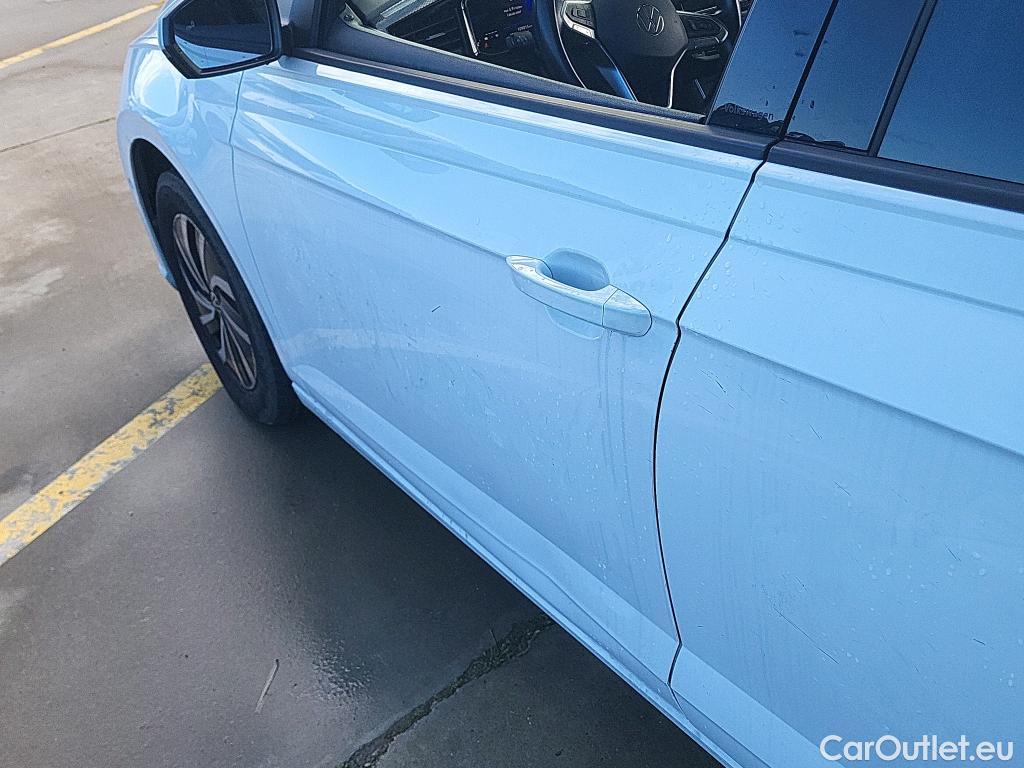  Volkswagen  Polo VOLKSWAGEN  / 2021 / 5P / berlina con portón Life 1.0 TSI 70kW (95CV) #1