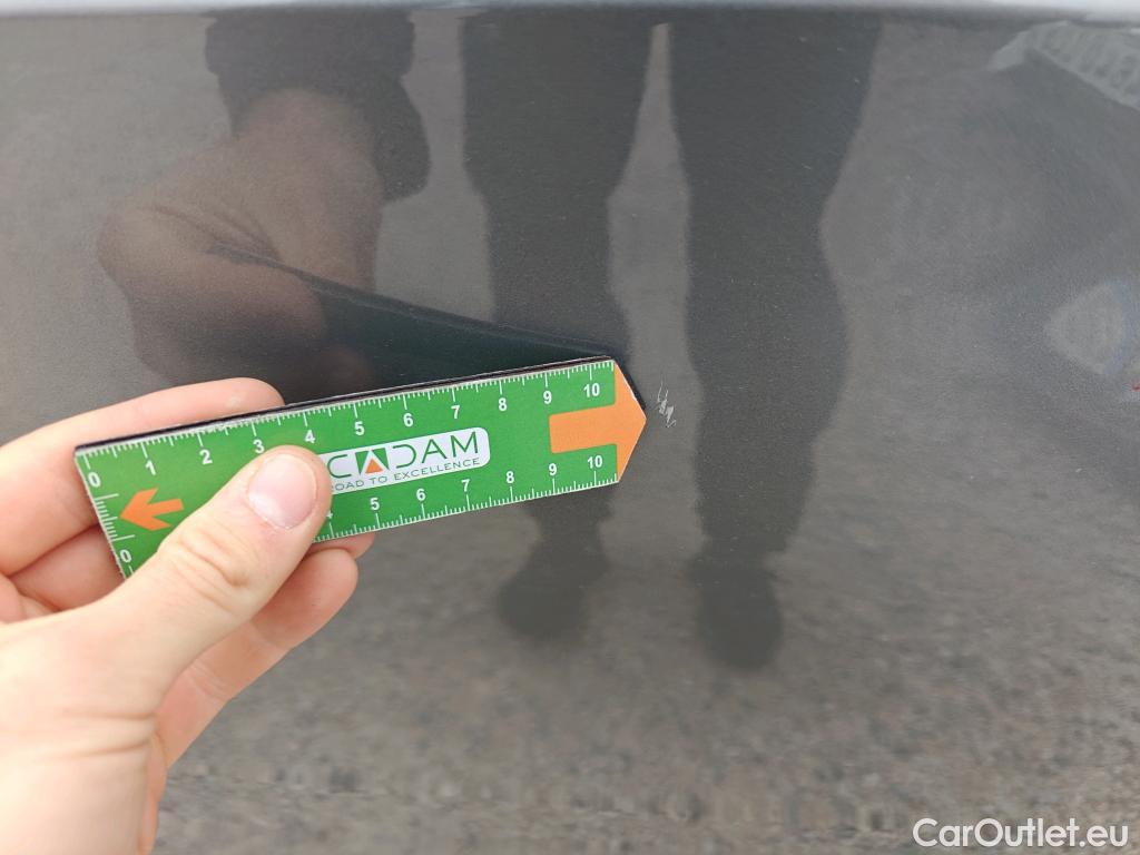  Bmw  Serie 1 BMW  / 2019 / 5P / berlina con portón 118i #29