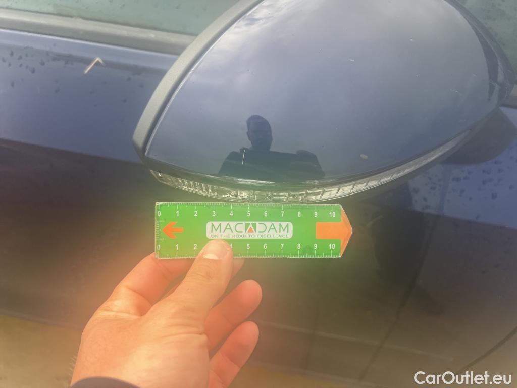  Volkswagen  Golf  VOLKSWAGEN / 2020 / 5P / berlina con portón Life 2.0 TDI 85kW (115CV) #24