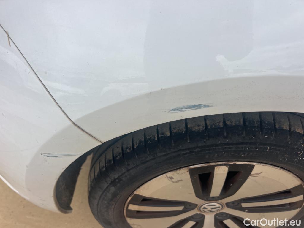  Volkswagen  Golf  VOLKSWAGEN / 2016 / 5P / berlina con portón e-ePower 110 kW (136CV) #3