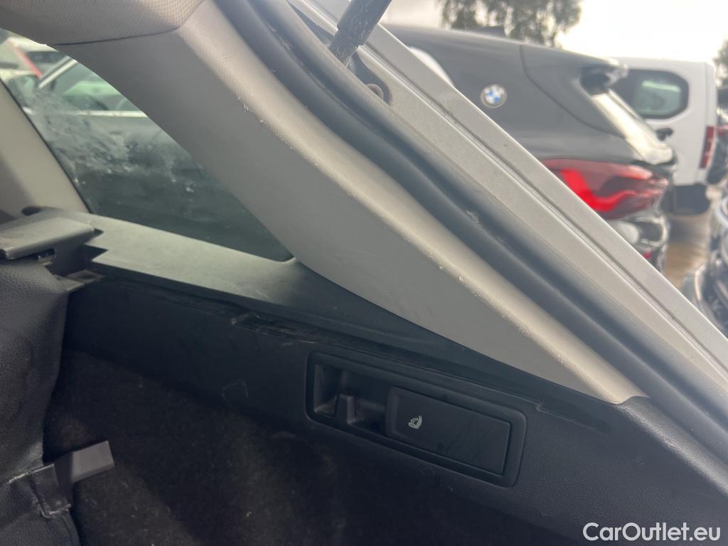  Volkswagen  Golf  VOLKSWAGEN / 2020 / 5P / familiar Life 2.0 TDI 85kW (115CV) Variant #29