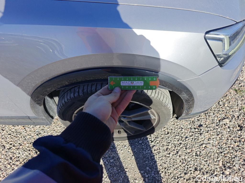  Audi  Q2 AUDI  / 2016 / 5P / todoterreno Design 35 TDI 110kW (150CV) #34