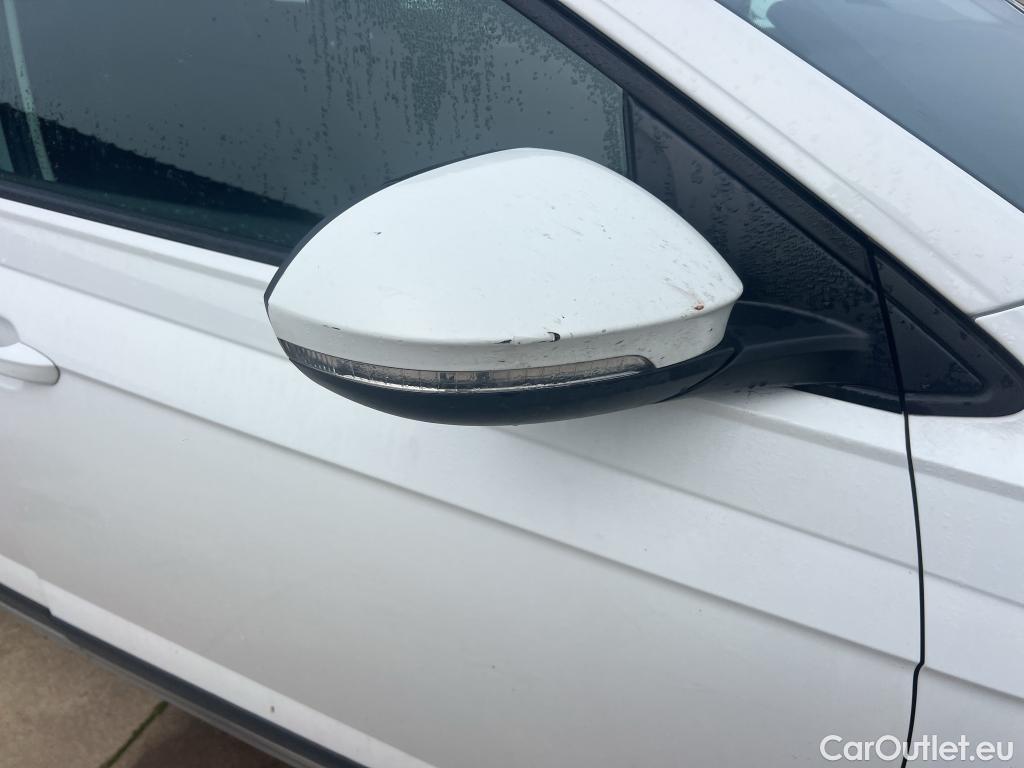  Volkswagen  Taigo VOLKSWAGEN  / 2021 / 5P / todoterreno Life 1.0 TSI 81kW (110CV) #16