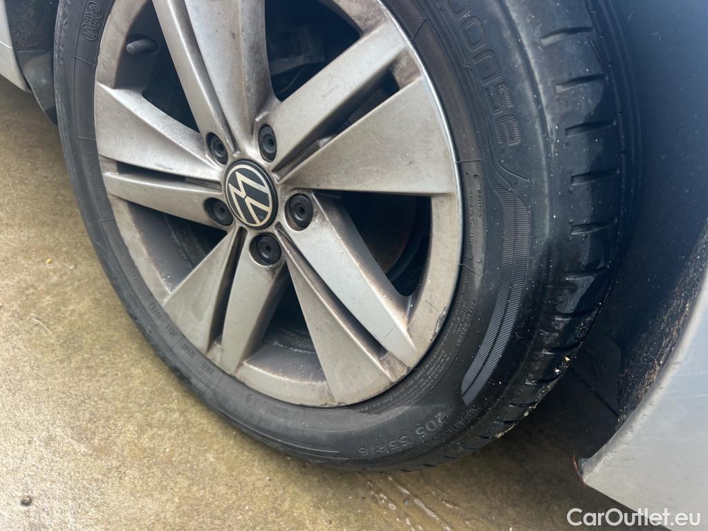  Volkswagen  Golf  VOLKSWAGEN / 2020 / 5P / familiar Life 2.0 TDI 85kW (115CV) Variant #20