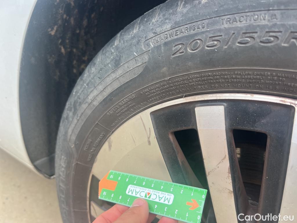  Volkswagen  Golf  VOLKSWAGEN / 2016 / 5P / berlina con portón e-ePower 110 kW (136CV) #7