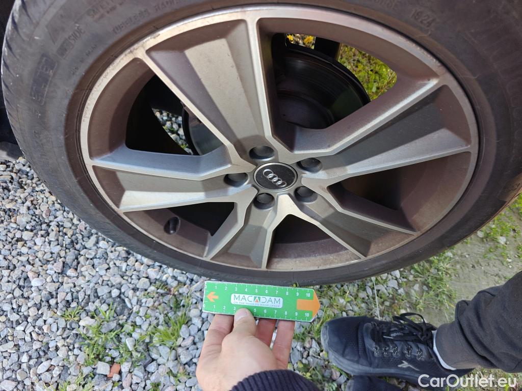  Audi  Q2 AUDI  / 2016 / 5P / todoterreno Design 35 TDI 110kW (150CV) #1