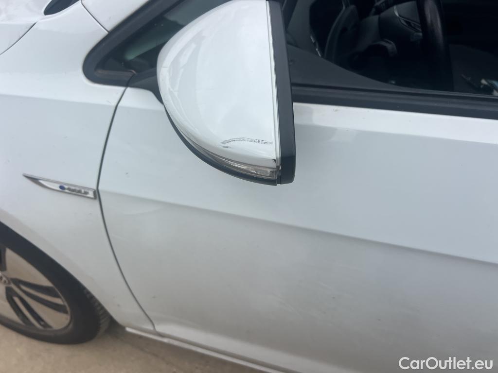  Volkswagen  Golf  VOLKSWAGEN / 2016 / 5P / berlina con portón e-ePower 110 kW (136CV) #32