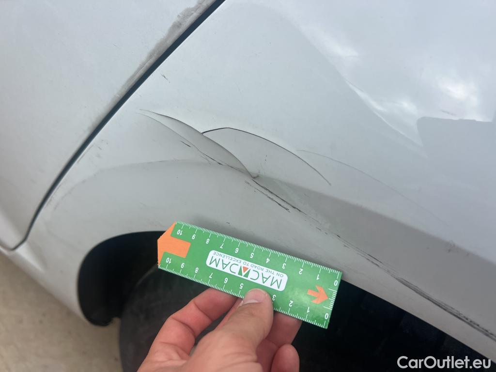  Volkswagen  Golf  VOLKSWAGEN / 2016 / 5P / berlina con portón e-ePower 110 kW (136CV) #5