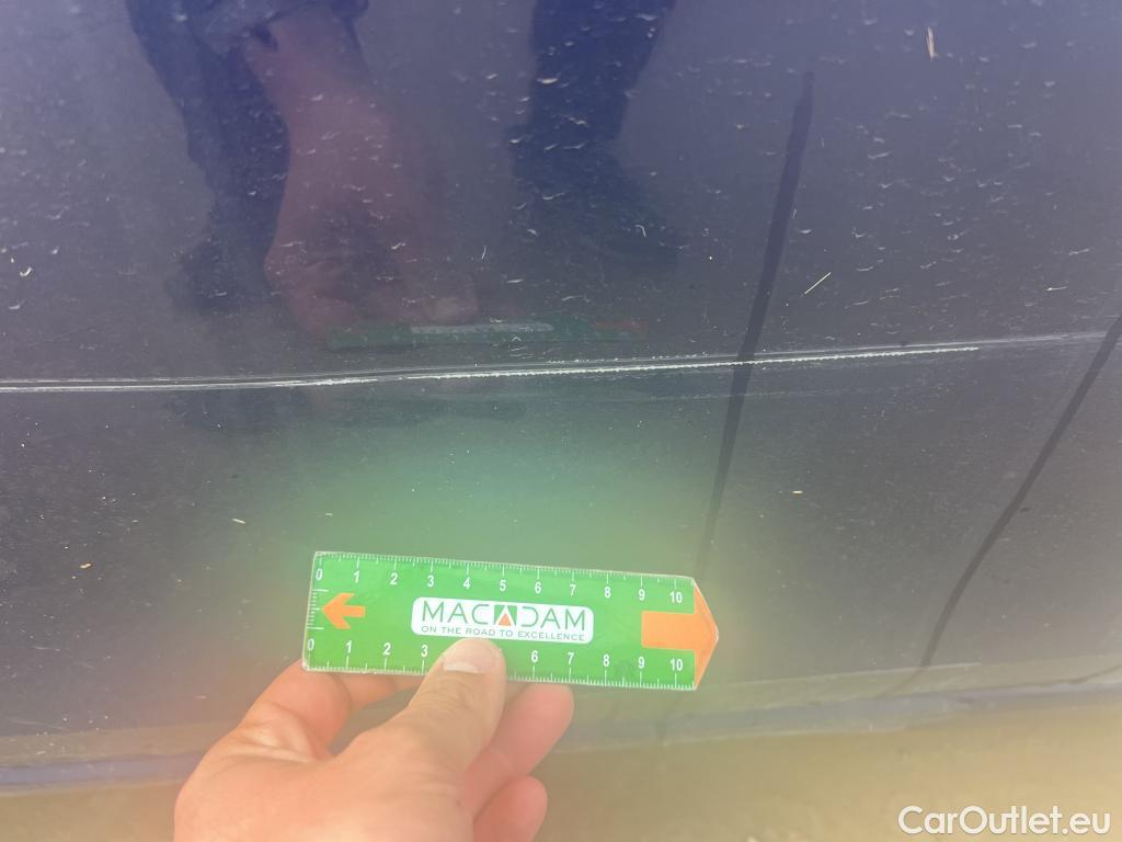  Volkswagen  Golf  VOLKSWAGEN / 2020 / 5P / berlina con portón Life 2.0 TDI 85kW (115CV) #4