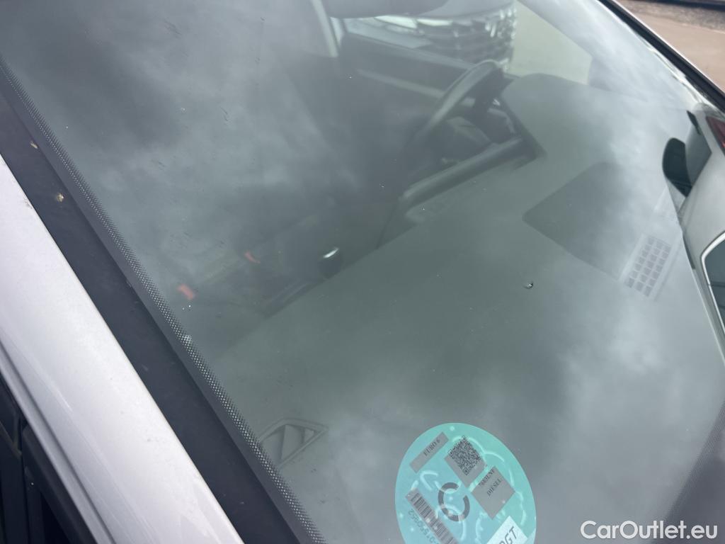  Volkswagen  Golf  VOLKSWAGEN / 2020 / 5P / familiar Life 2.0 TDI 85kW (115CV) Variant #1