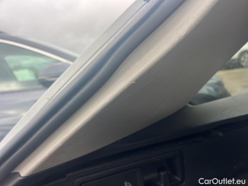  Volkswagen  Golf  VOLKSWAGEN / 2020 / 5P / familiar Life 2.0 TDI 85kW (115CV) Variant #28