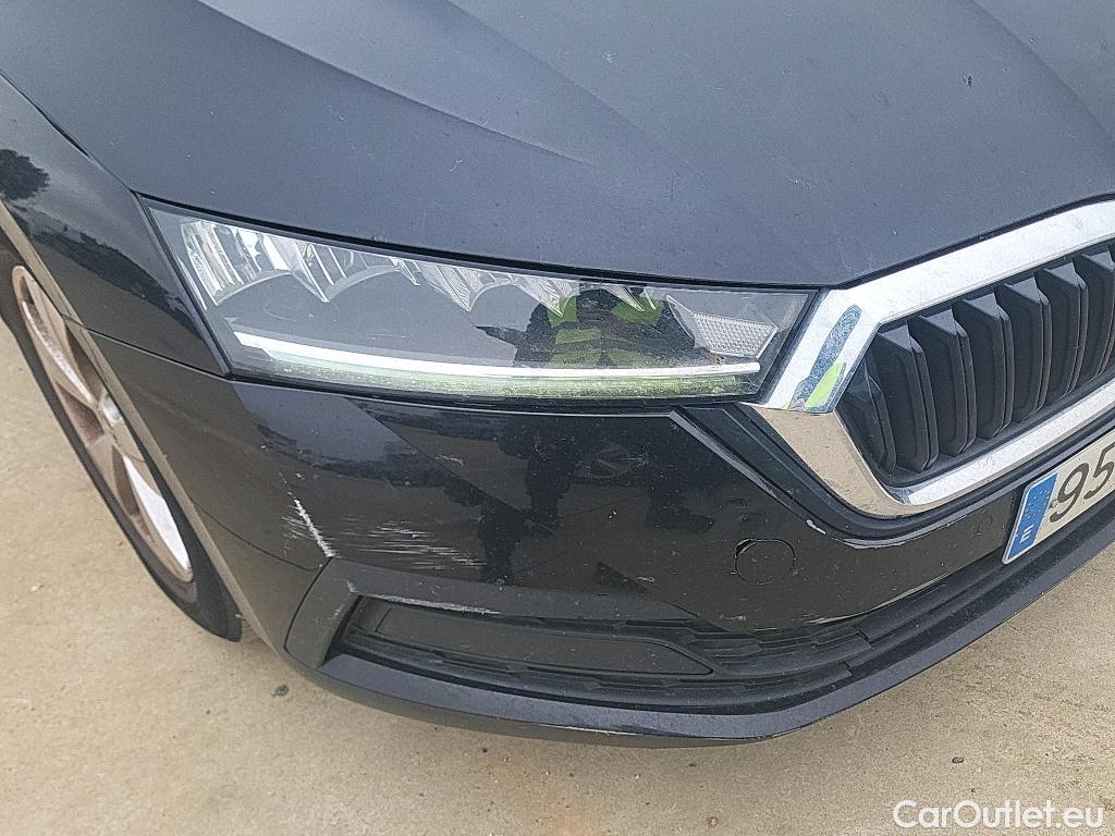  Skoda  Octavia SKODA  / 2020 / 5P / berlina con portón 2.0 TDI 85kW (115CV) DSG Ambition #21