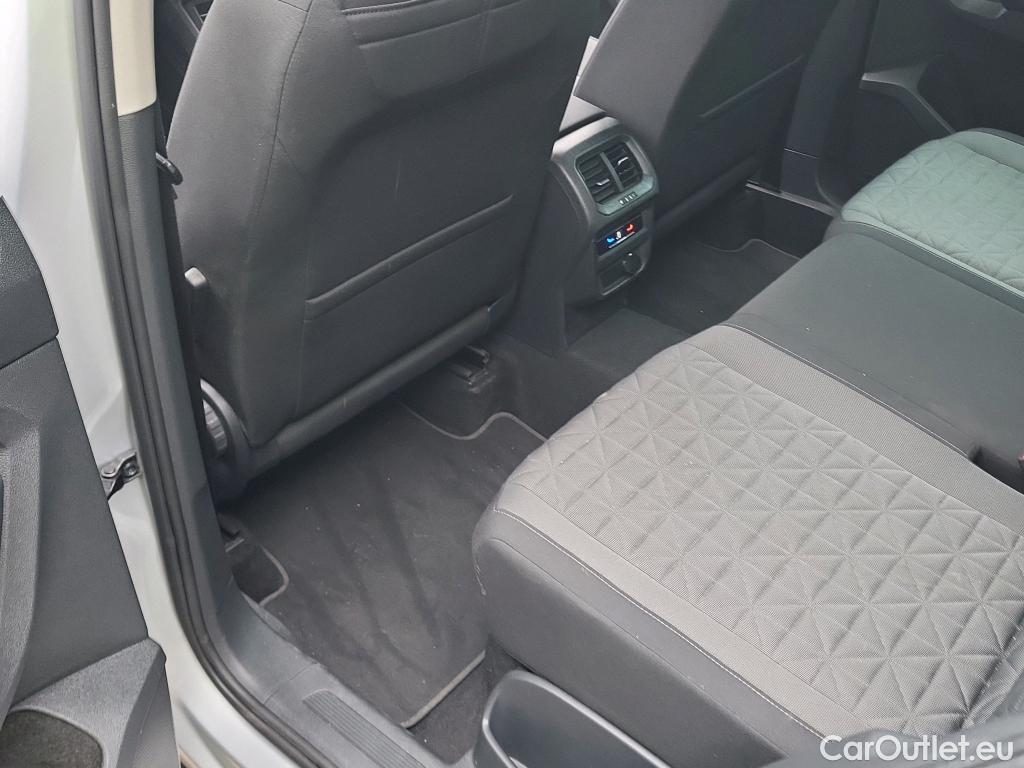  Volkswagen  Tiguan VOLKSWAGEN  / 2020 / 5P / todoterreno Life 2.0 TDI 110kW (150CV) #9