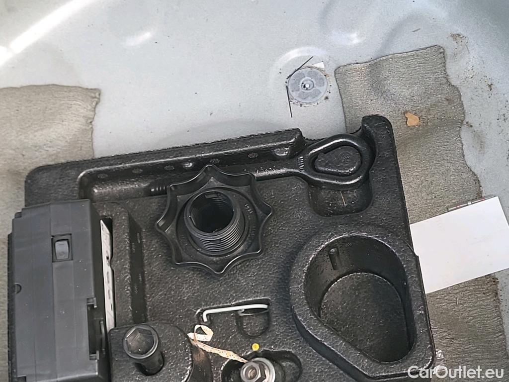  Volkswagen  Polo VOLKSWAGEN  / 2021 / 5P / berlina con portón Life 1.0 TSI 70kW (95CV) #8