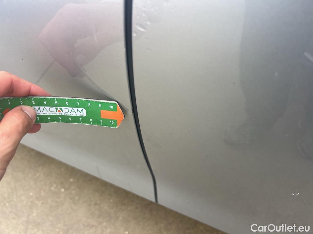  Volkswagen  Golf  VOLKSWAGEN / 2020 / 5P / familiar Life 2.0 TDI 85kW (115CV) Variant #9