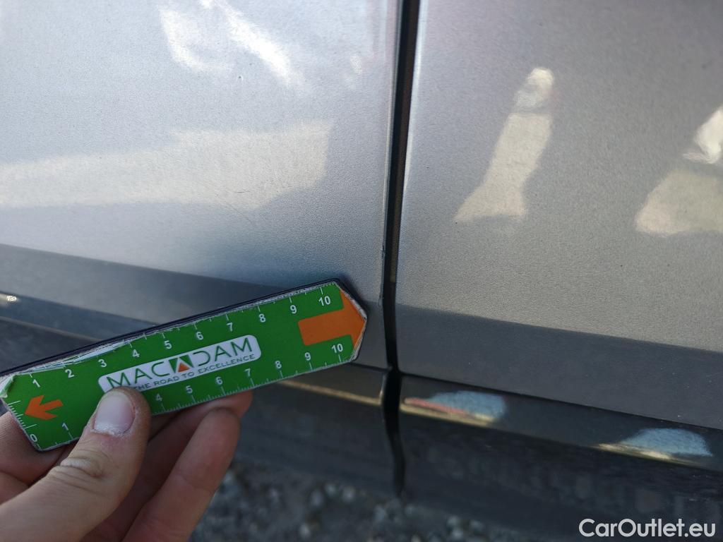  Audi  Q2 AUDI  / 2016 / 5P / todoterreno Design 35 TDI 110kW (150CV) #48