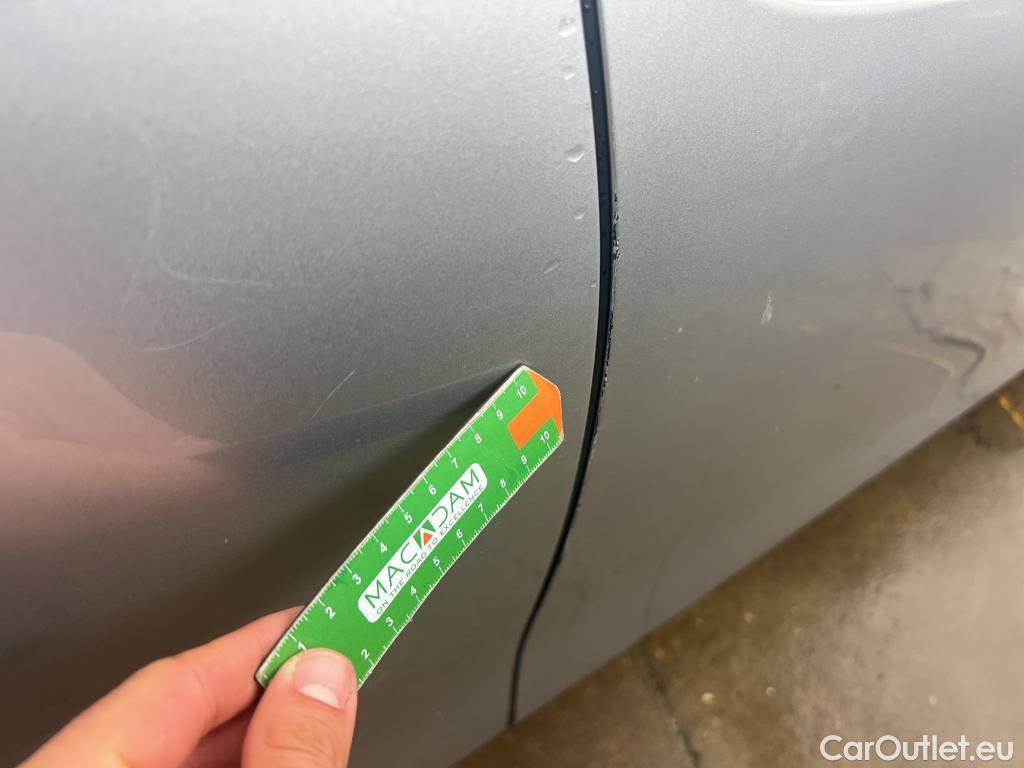  Volkswagen  Golf  VOLKSWAGEN / 2020 / 5P / familiar Life 2.0 TDI 85kW (115CV) Variant #13