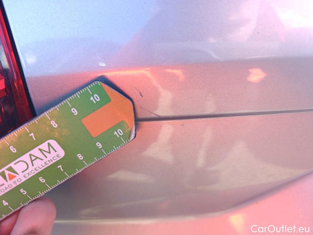  Audi  Q2 AUDI  / 2016 / 5P / todoterreno Design 35 TDI 110kW (150CV) #52