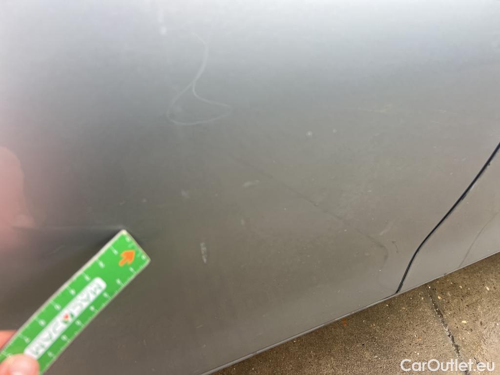  Volkswagen  Golf  VOLKSWAGEN / 2020 / 5P / familiar Life 2.0 TDI 85kW (115CV) Variant #17